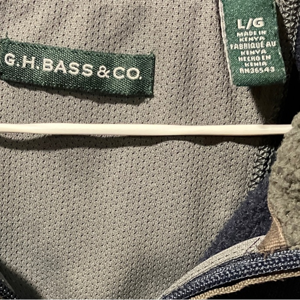 G.H. Bass & Co. Men's Navy Zip-Up Sweater - Picture 2 of 6